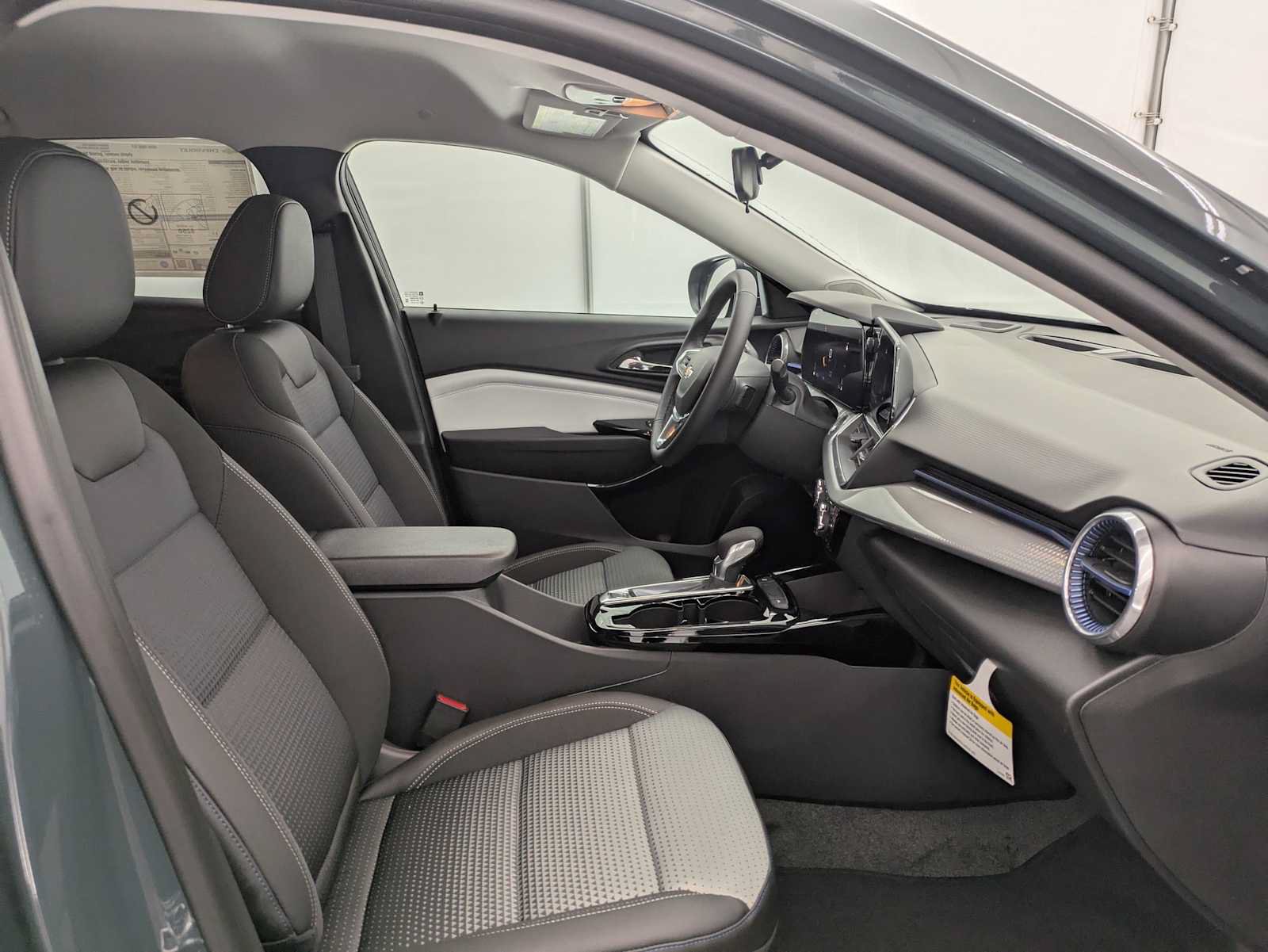 New 2026 Chevrolet Trax LT w/ Driver Confidence Package FWD image 22