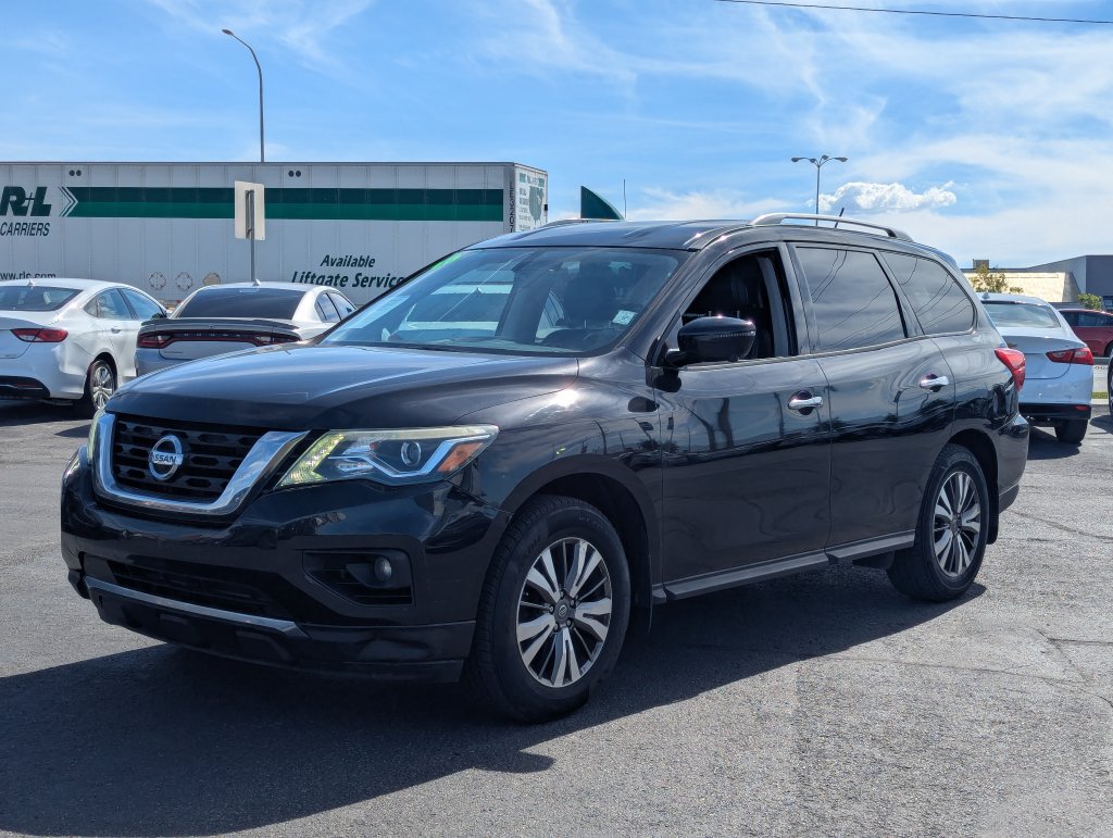 Used 2018 Nissan Pathfinder SL w/ Cargo Package FWD image 9