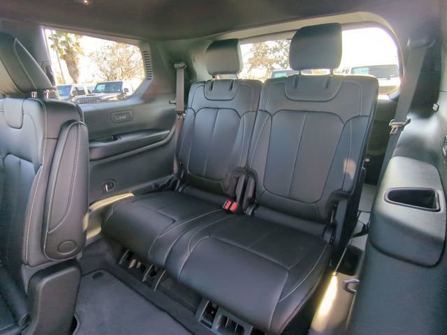 New 2026 Jeep Grand Cherokee L Limited w/ Trailer Tow Package RWD image 16