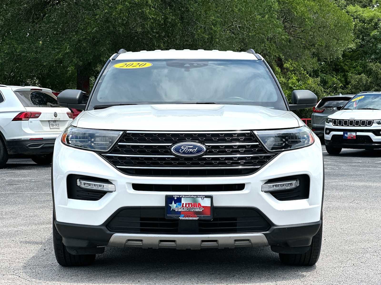 Used 2020 Ford Explorer XLT w/ Equipment Group 202A AWD/4WD image 10