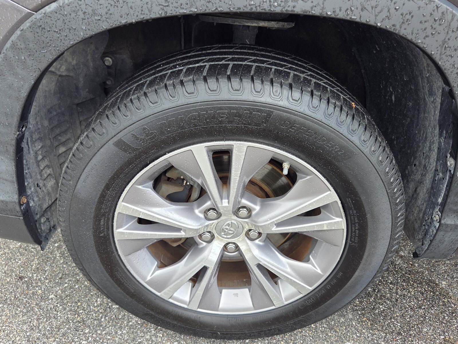 Used 2015 Toyota Highlander Plus FWD image 19