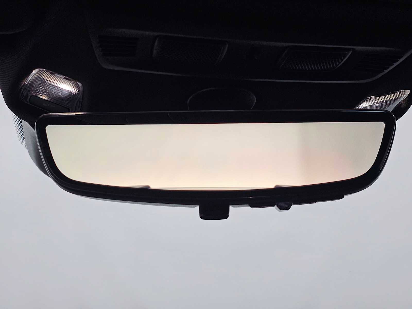 Used 2025 Chevrolet Corvette Stingray Coupe w/ 1LT RWD image 23