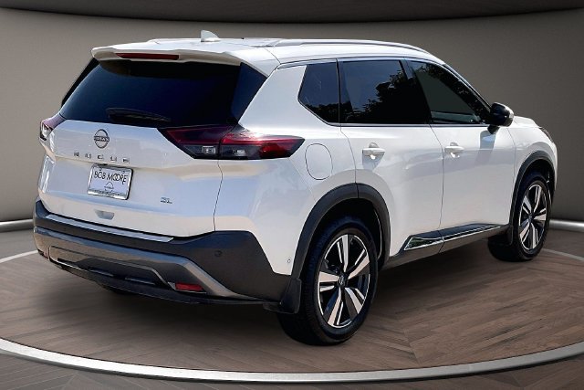 Used 2022 Nissan Rogue SL w/ SL Premium Package FWD image 2