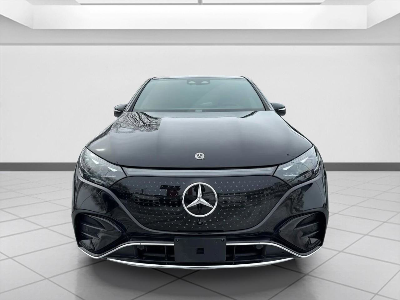 Used 2023 Mercedes-Benz EQE 350+ 4MATIC SUV w/ AMG Line Exterior Package image 7