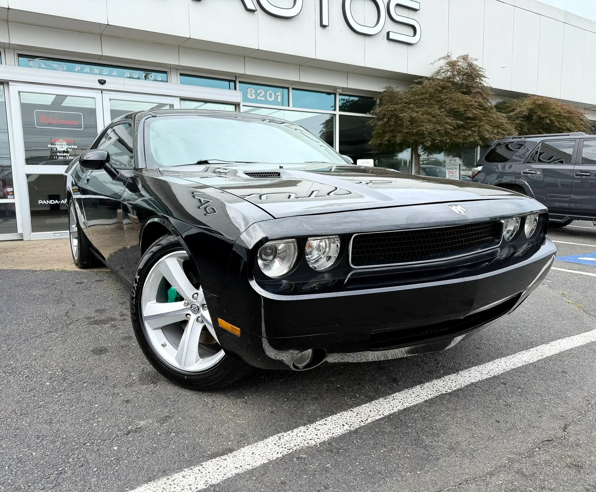 Used 2010 Dodge Challenger SRT8 w/ SRT Option Group II RWD image 1