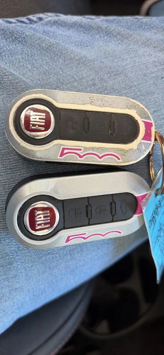 Used 2012 FIAT 500 Lounge w/ Pink Ribbon Special Edition image 30