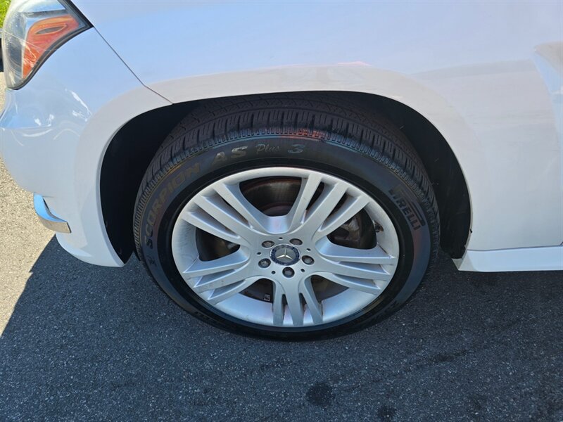 Used 2015 Mercedes-Benz GLK 350 4MATIC image 25