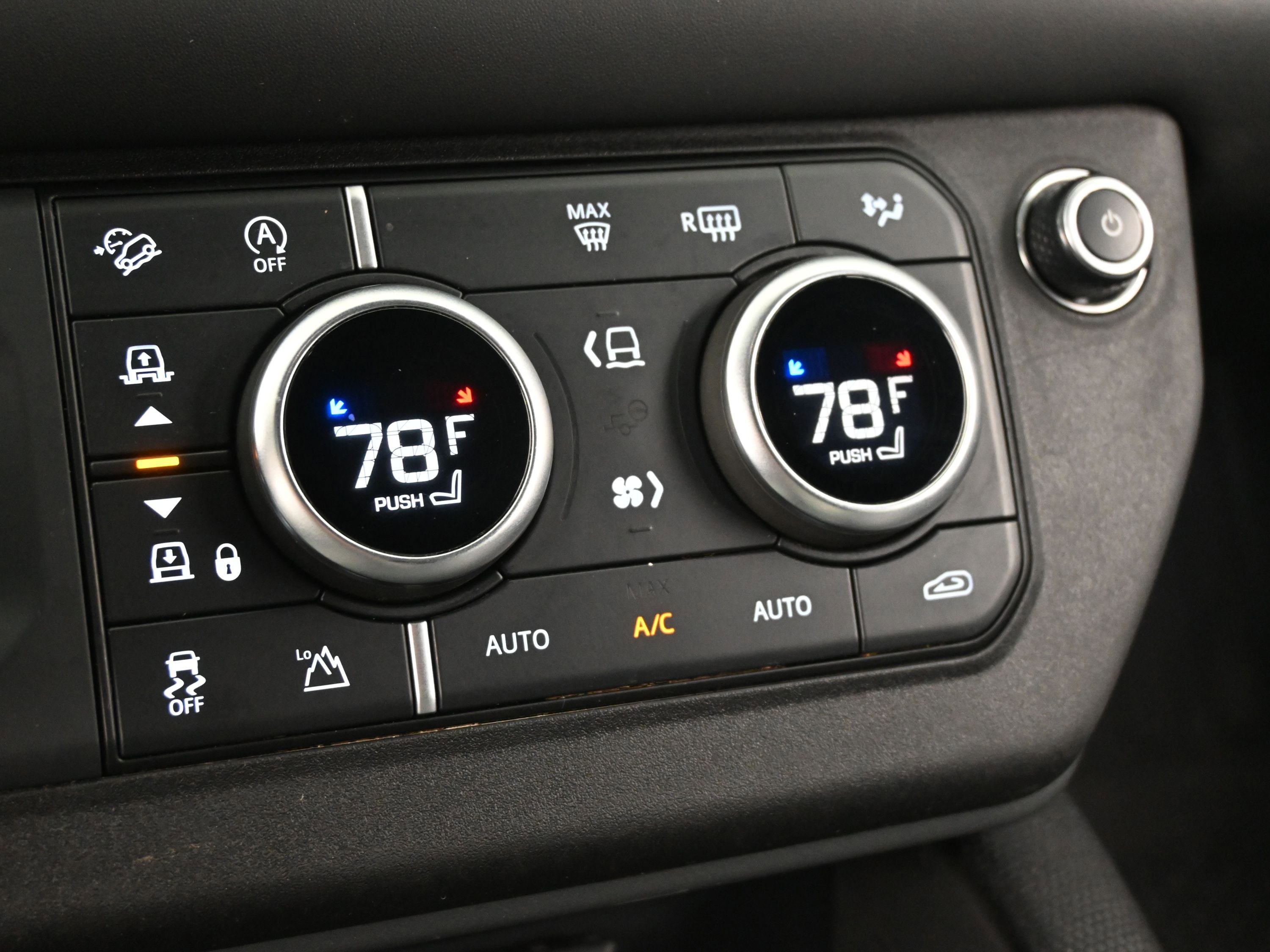 Used 2023 Land Rover Defender 110 X-Dynamic SE image 14