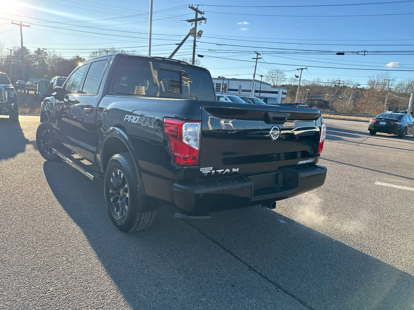 Used 2017 Nissan Titan PRO-4X image 5