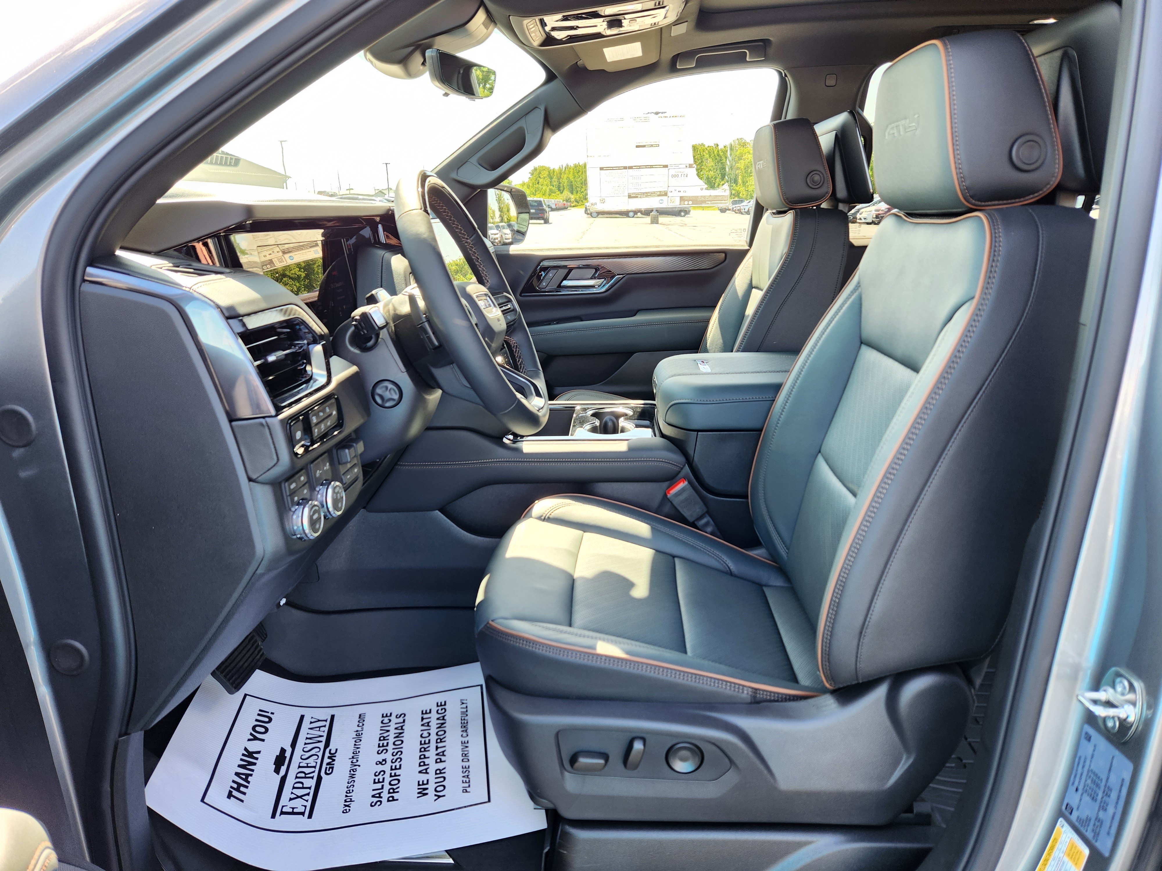New 2026 GMC Yukon XL AT4 w/ AT4 Premium Plus Package AWD/4WD image 10