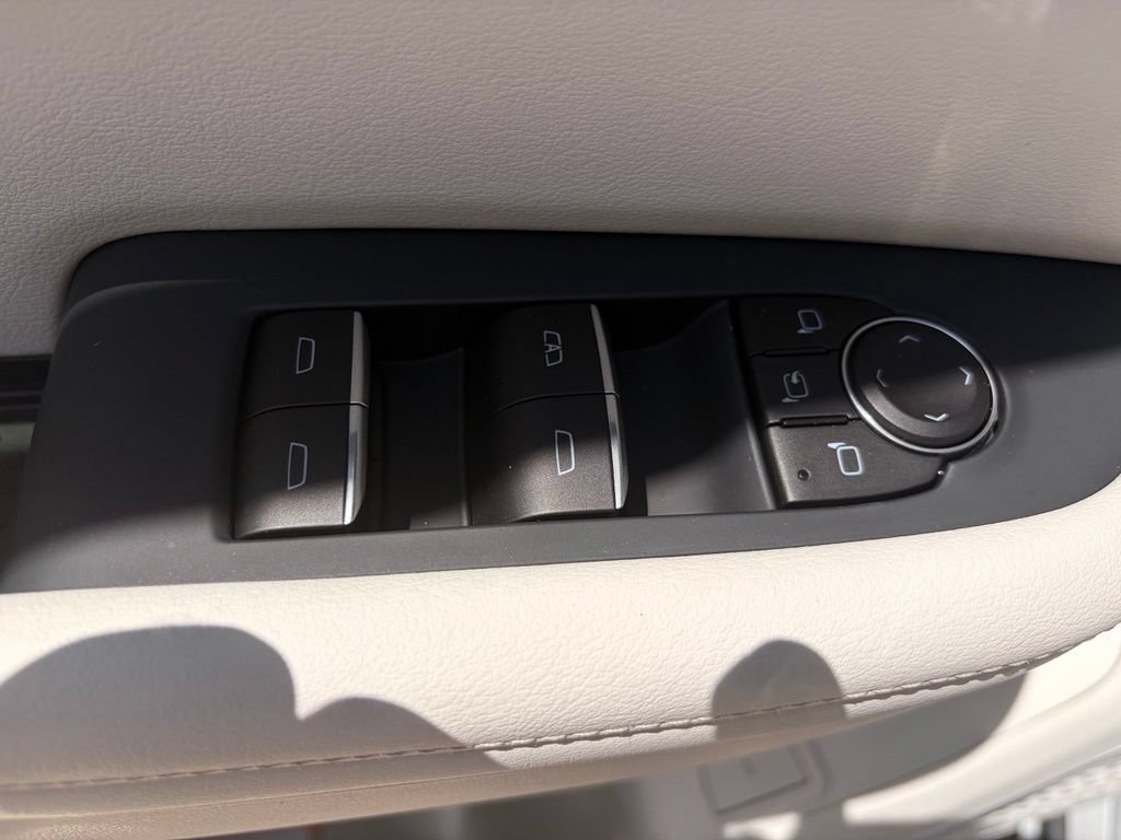 Used 2026 Buick Enclave Avenir w/ Super Cruise Package FWD image 12