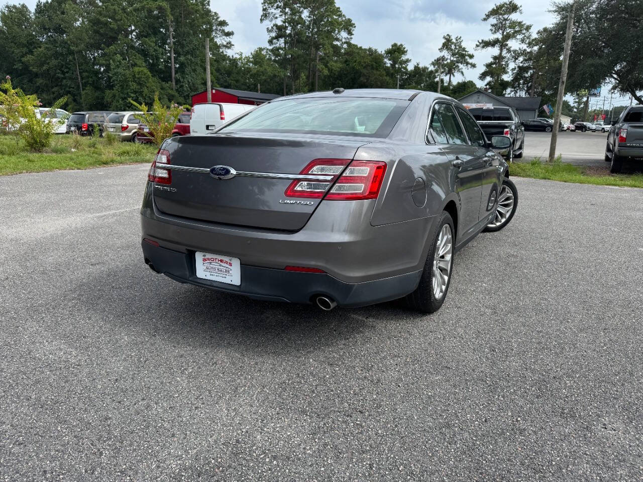 Used 2013 Ford Taurus Limited FWD image 35