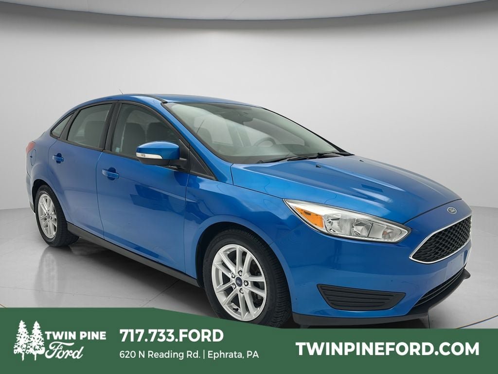 Used 2016 Ford Focus SE w/ SE Cold Weather Package FWD image 1