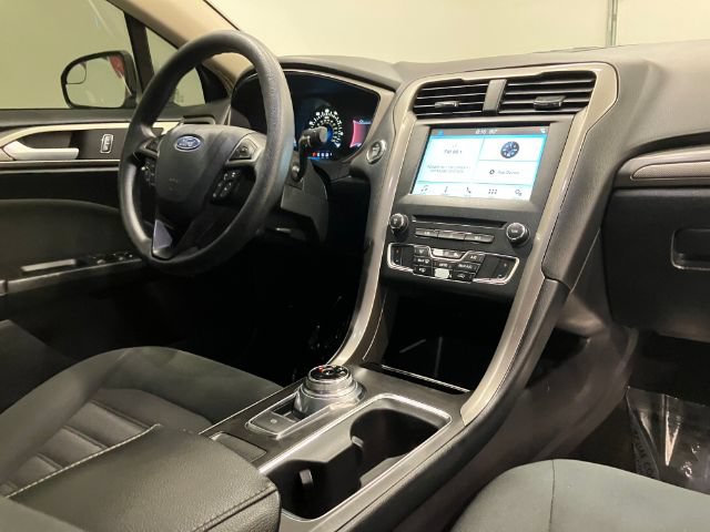 Used 2018 Ford Fusion SE w/ Fusion SE Technology Package FWD image 28