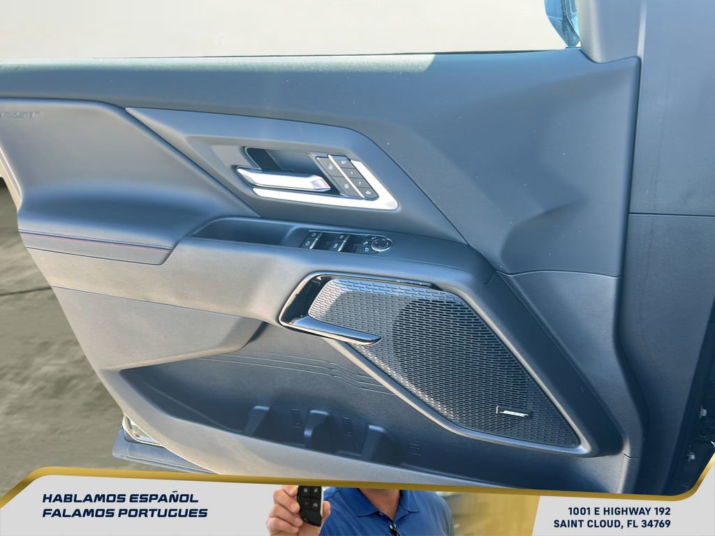 Certified 2025 Chevrolet Silverado EV RST AWD/4WD image 10