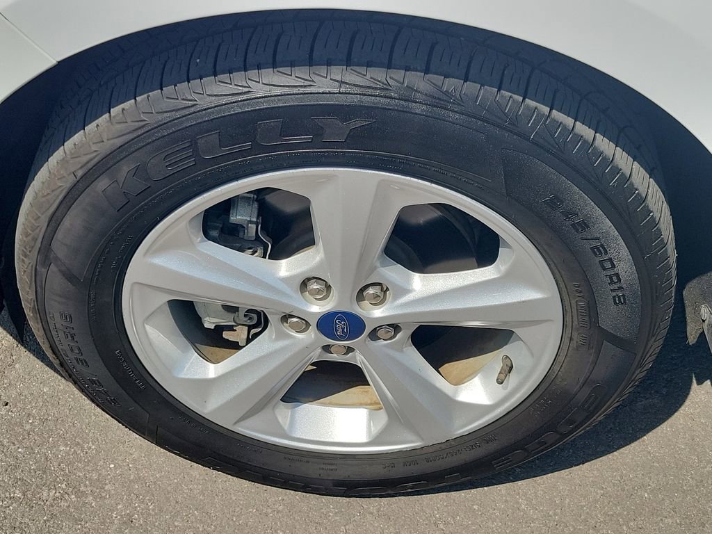 Used 2020 Ford Edge SE image 9