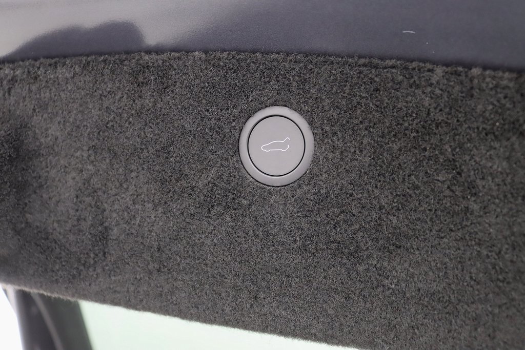 Used 2022 Tesla Model X image 38