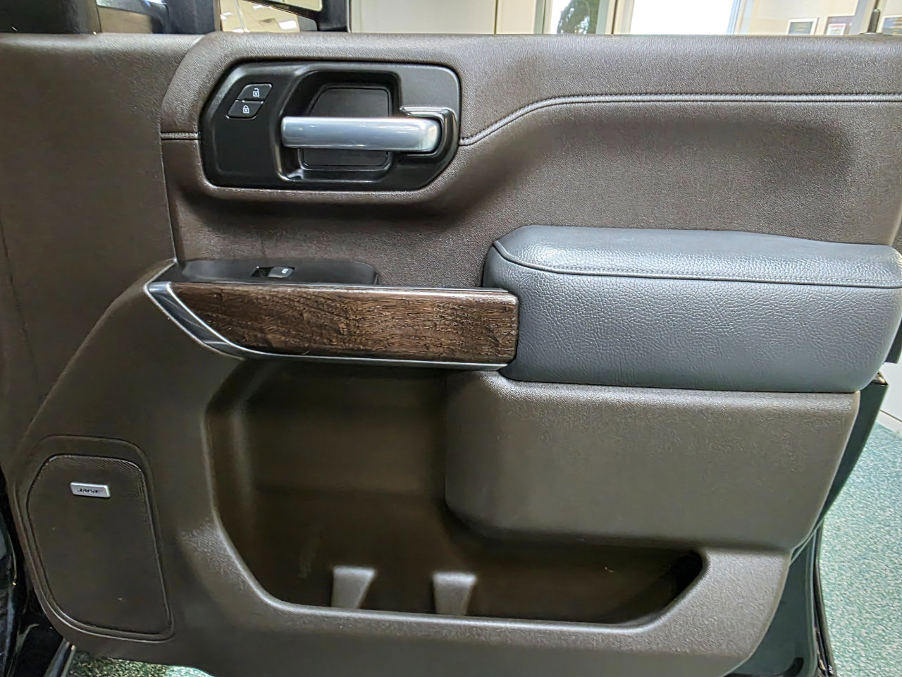 Used 2021 GMC Sierra 2500 Denali w/ Denali Black Diamond Edition image 38