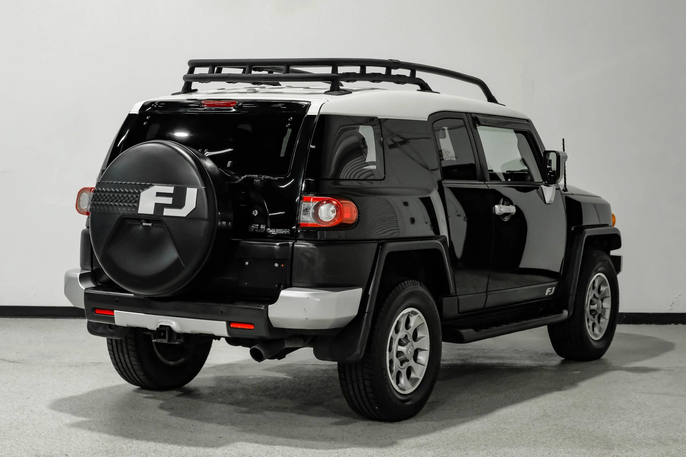 Used 2013 Toyota FJ Cruiser 4WD w/ Upgrade Pkg image 6