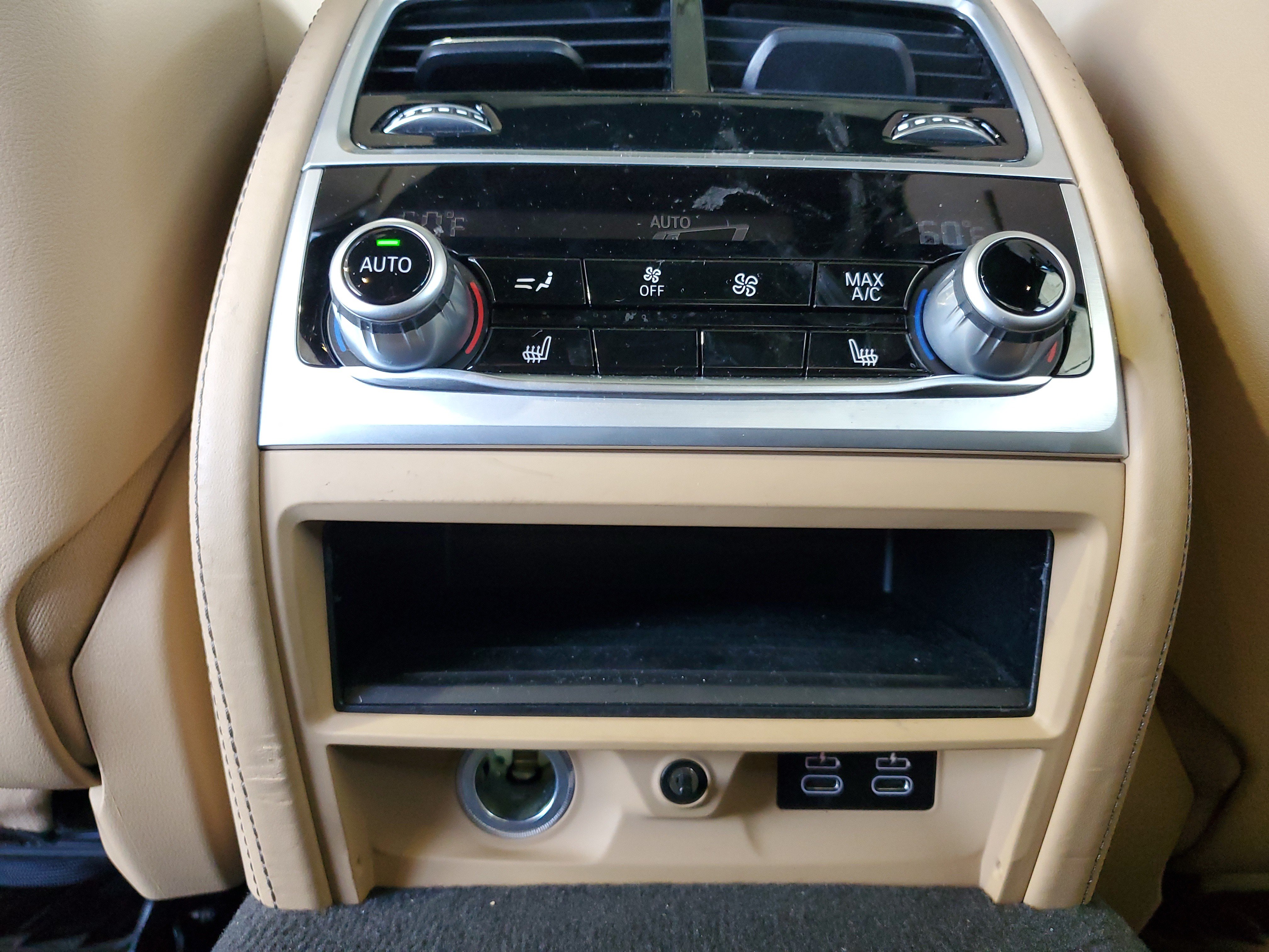 Used 2022 BMW 740i w/ M Sport Package RWD image 12