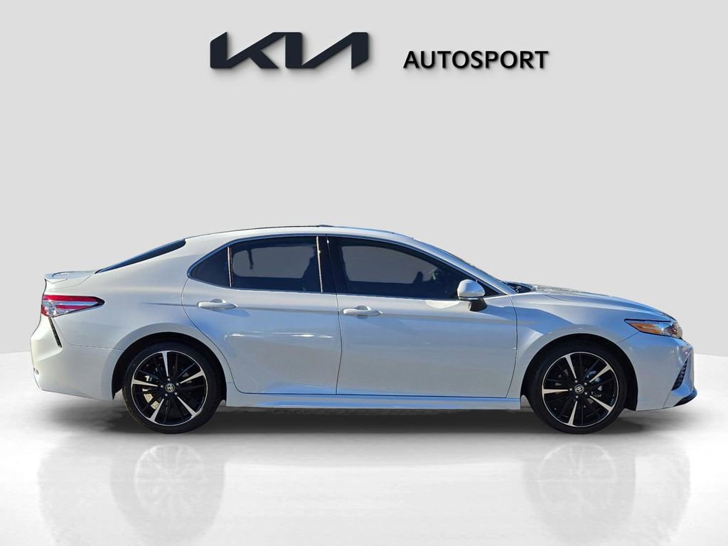 Used 2020 Toyota Camry XSE image 7
