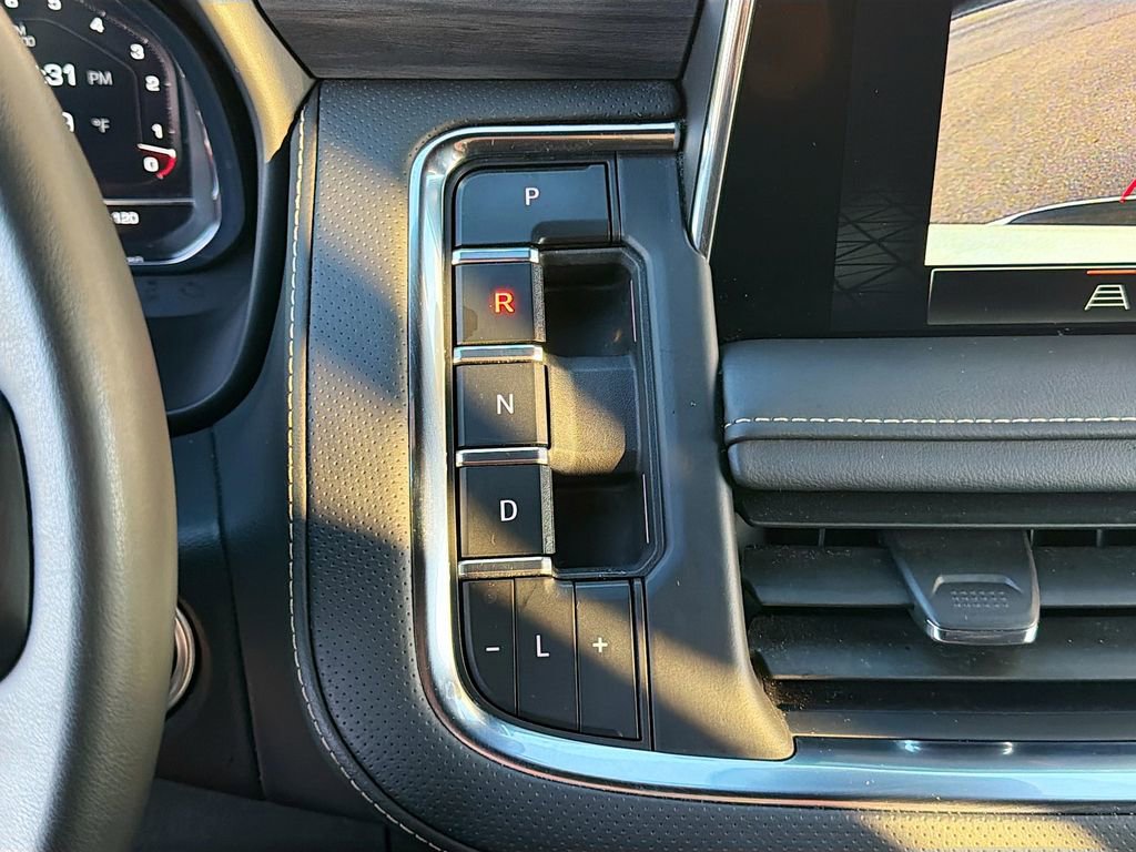 Used 2024 GMC Yukon SLT image 30