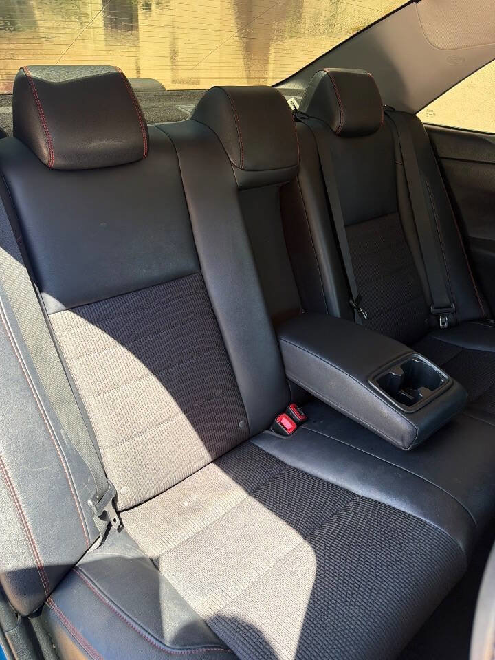Used 2017 Toyota Camry SE FWD image 12