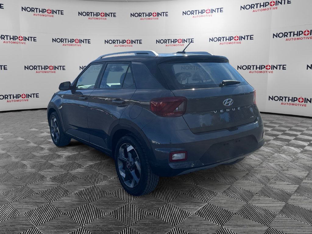 Used 2025 Hyundai Venue Limited FWD image 4