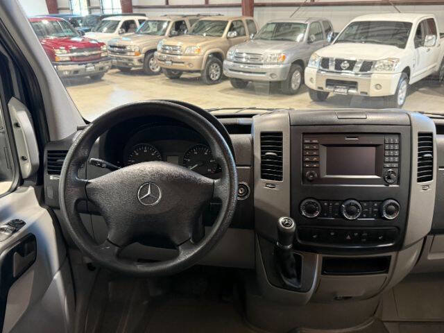 Used 2016 Mercedes-Benz Sprinter 2500 image 19