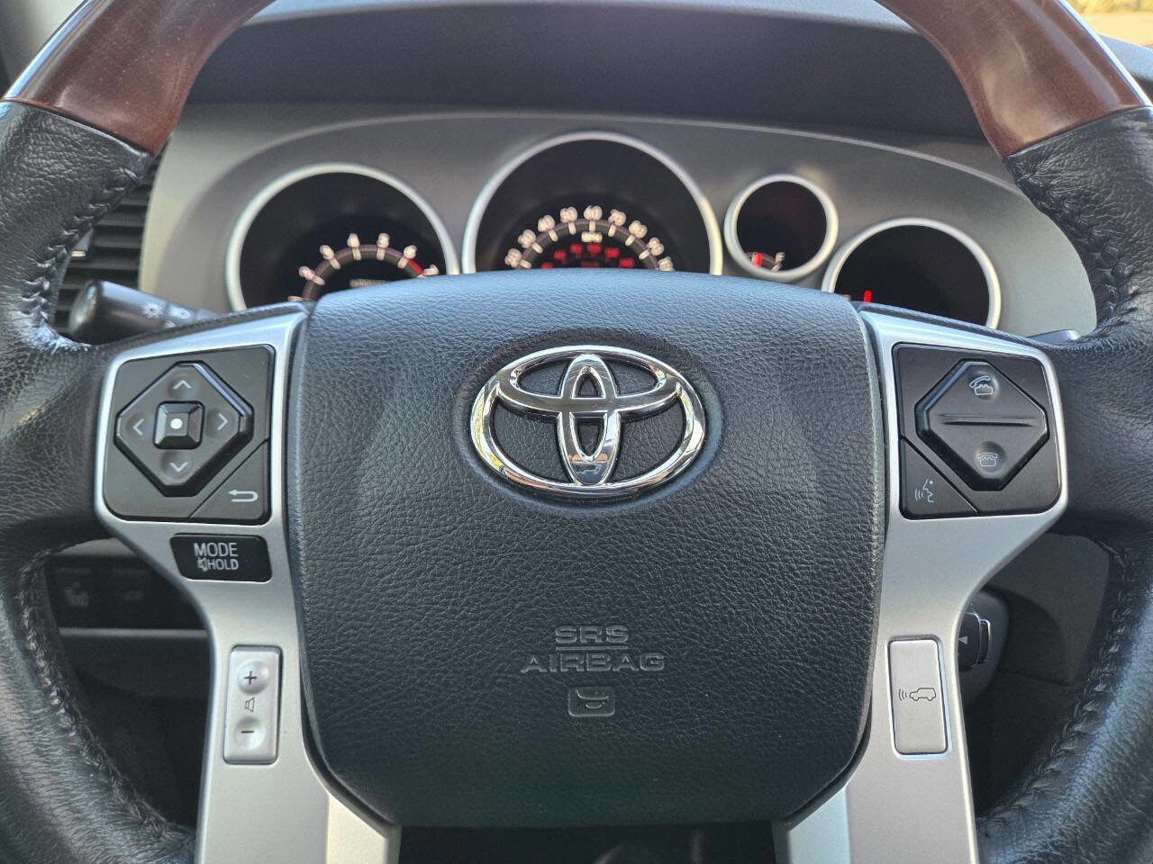 Used 2016 Toyota Sequoia Platinum image 23