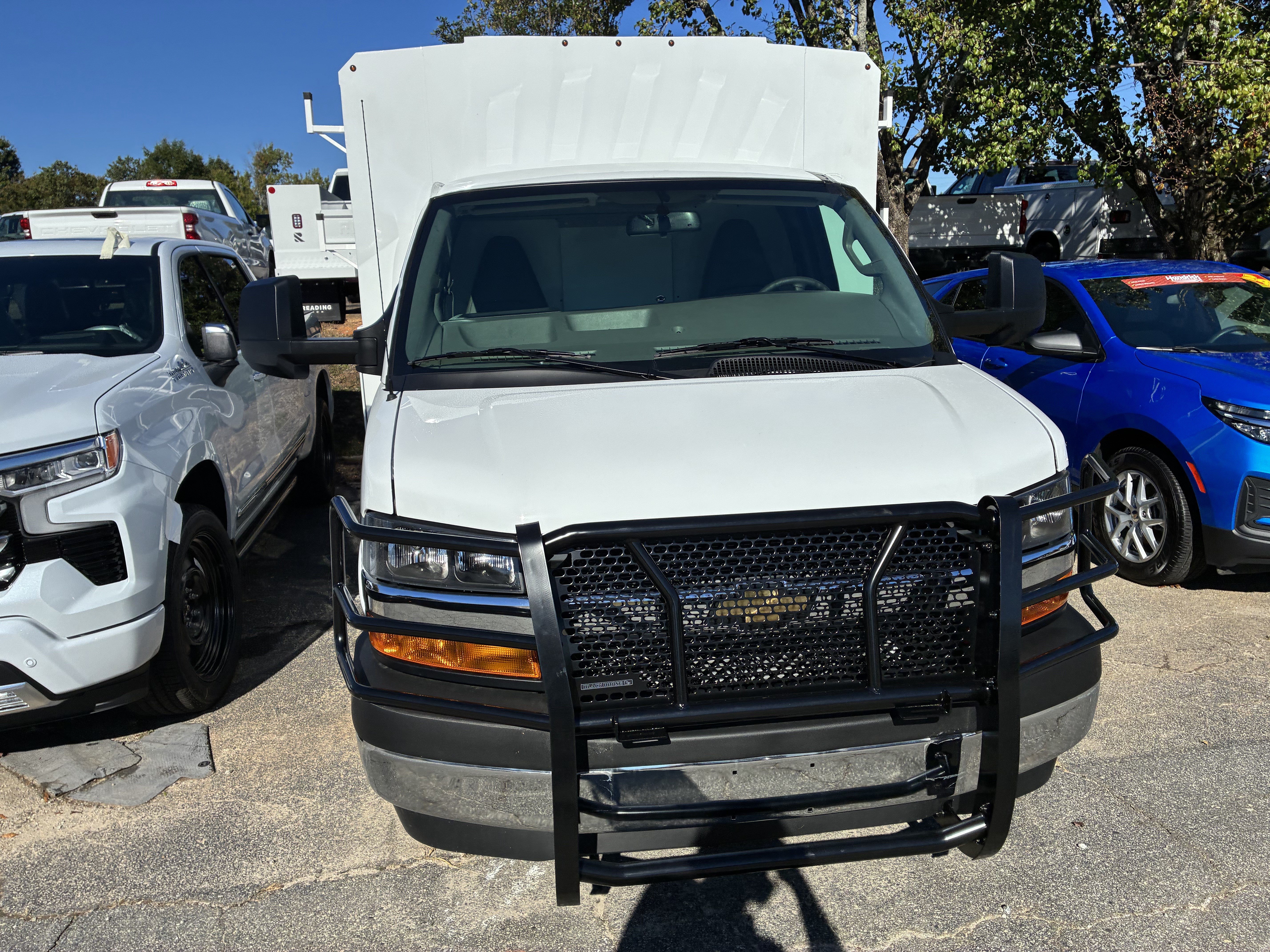 Used 2024 Chevrolet Express 3500 w/ Power Convenience Package RWD image 2