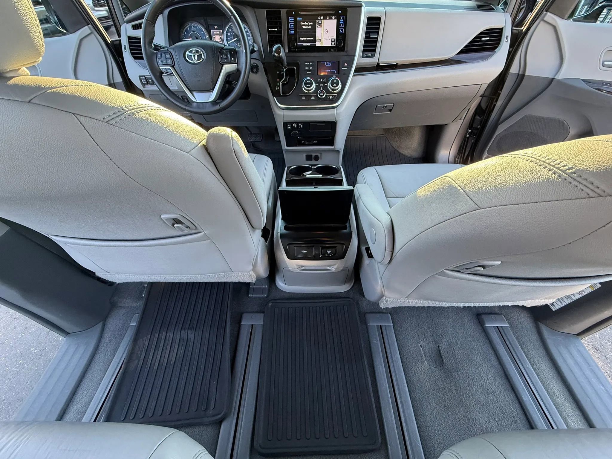 Used 2017 Toyota Sienna XLE Premium w/ Protection Package image 37