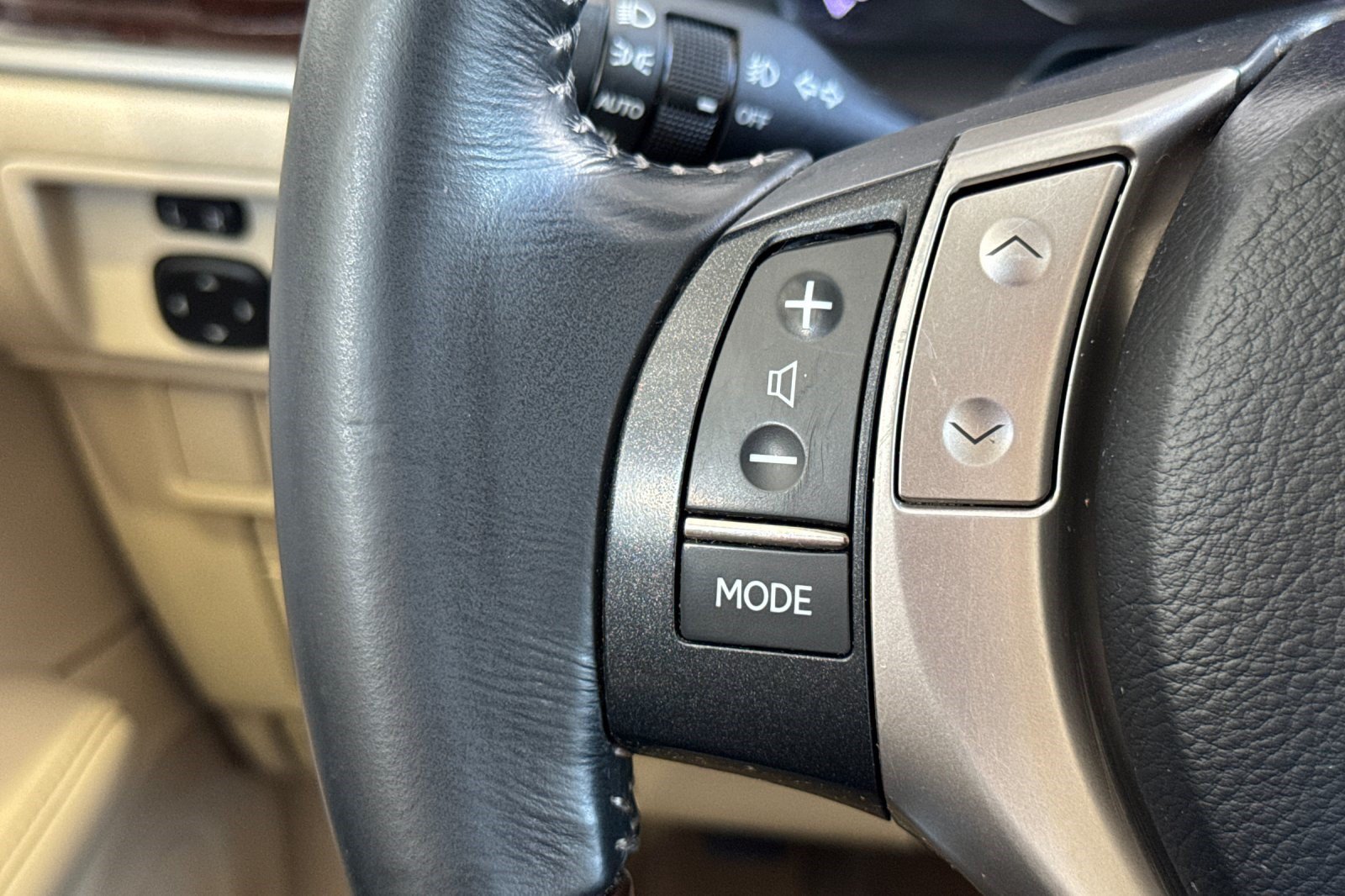 Used 2013 Lexus ES 350 w/ Premium Pkg FWD image 30