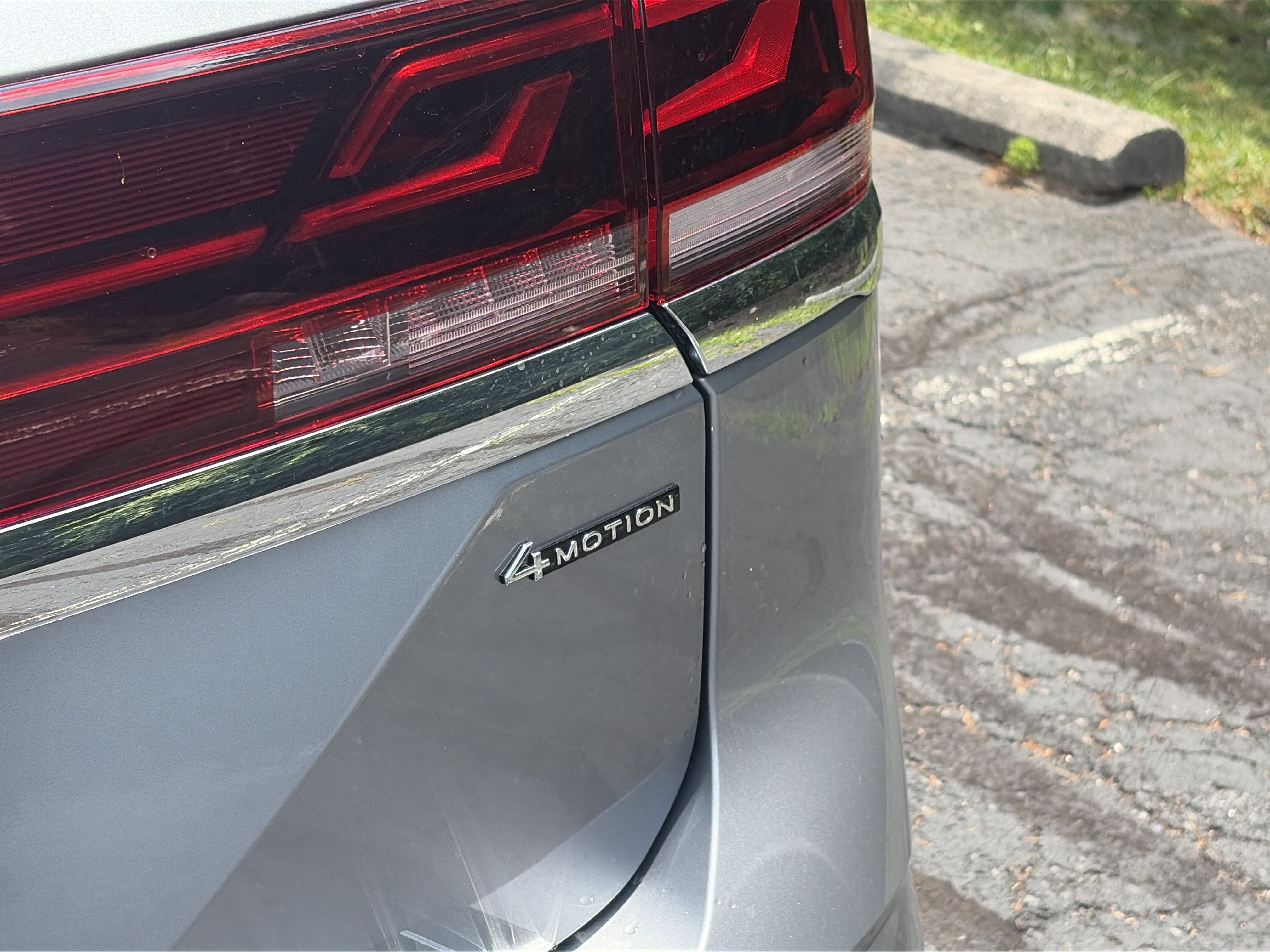 New 2026 Volkswagen Atlas SEL Premium R-Line AWD/4WD image 7