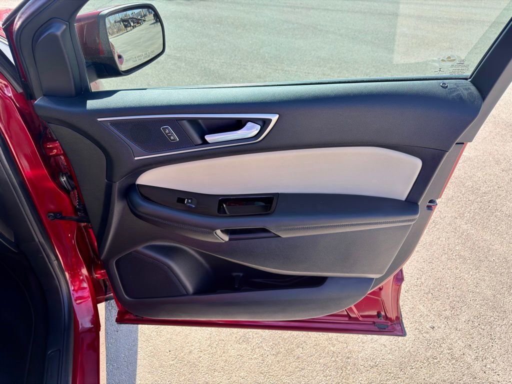 Used 2019 Ford Edge SEL w/ Equipment Group 201A image 31