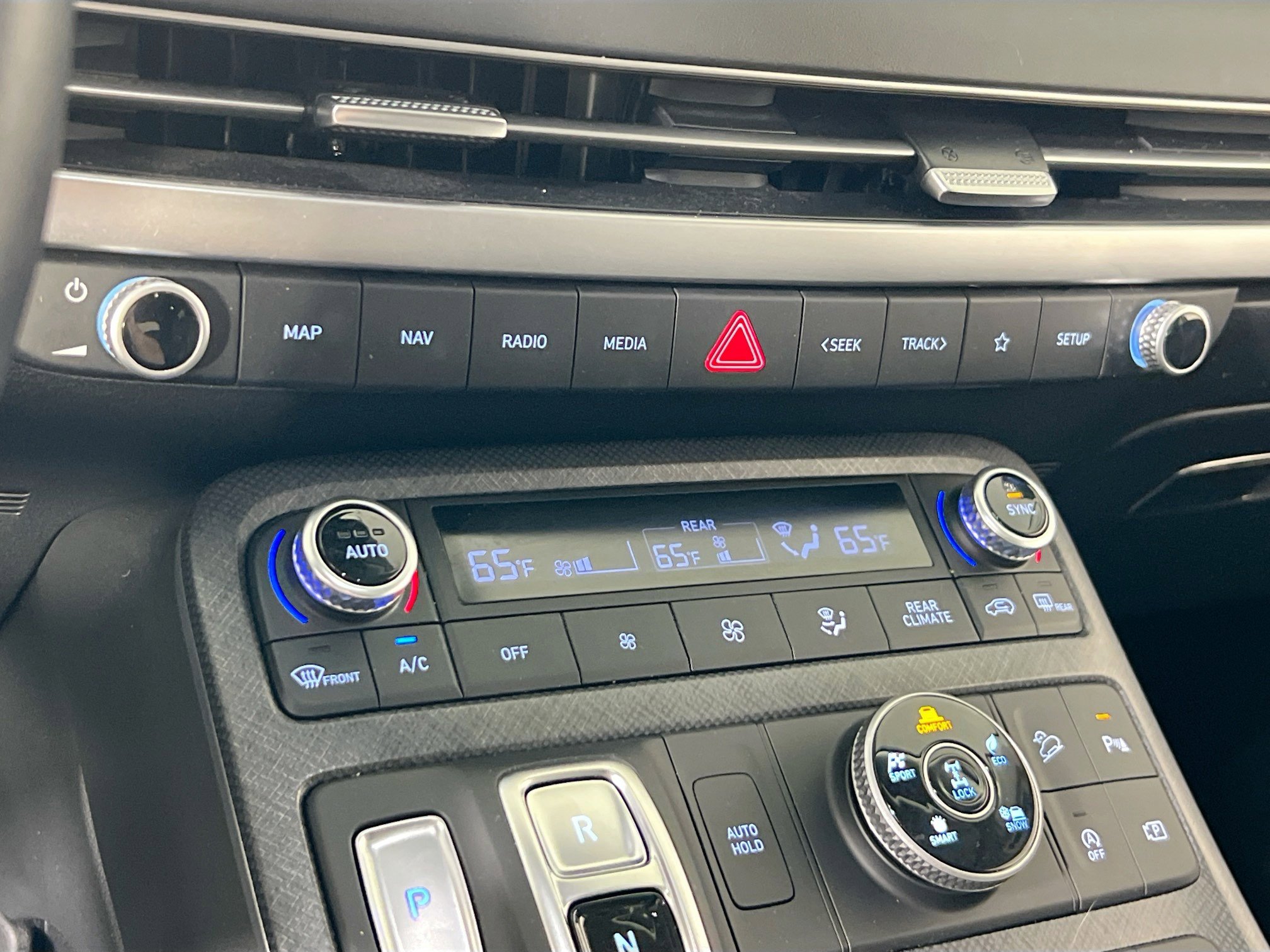 Used 2023 Hyundai Palisade Limited w/ Cargo Package image 16