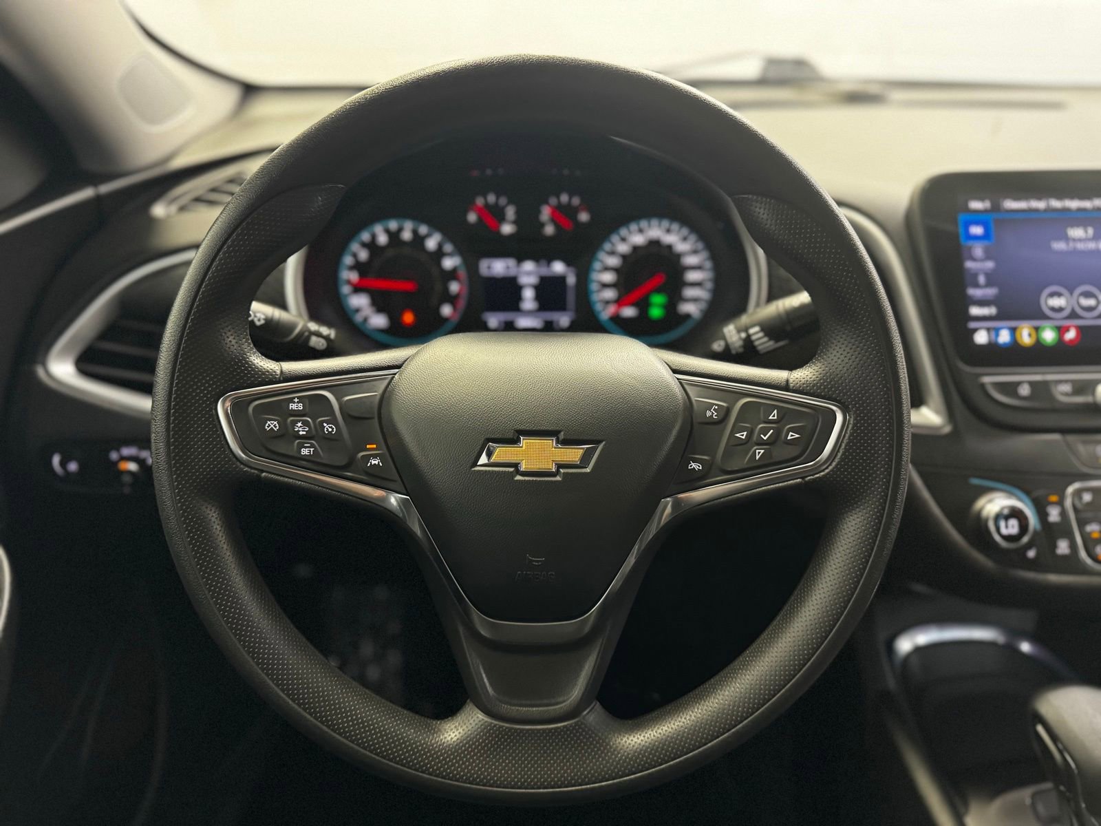 Used 2023 Chevrolet Malibu LT FWD image 19