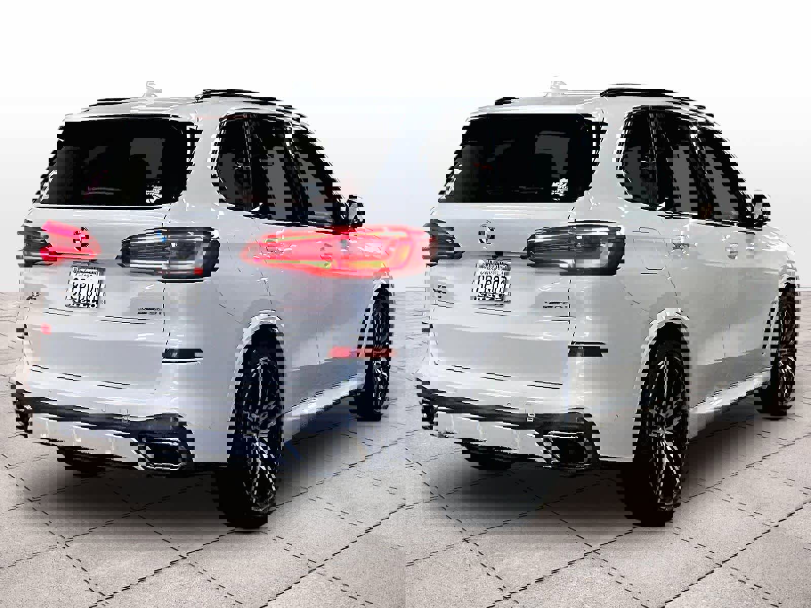 Used 2019 BMW X5 xDrive50i w/ M Sport Package image 14