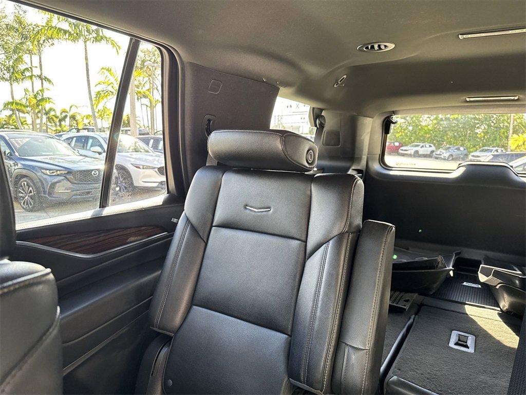 Used 2023 Cadillac Escalade Luxury image 18