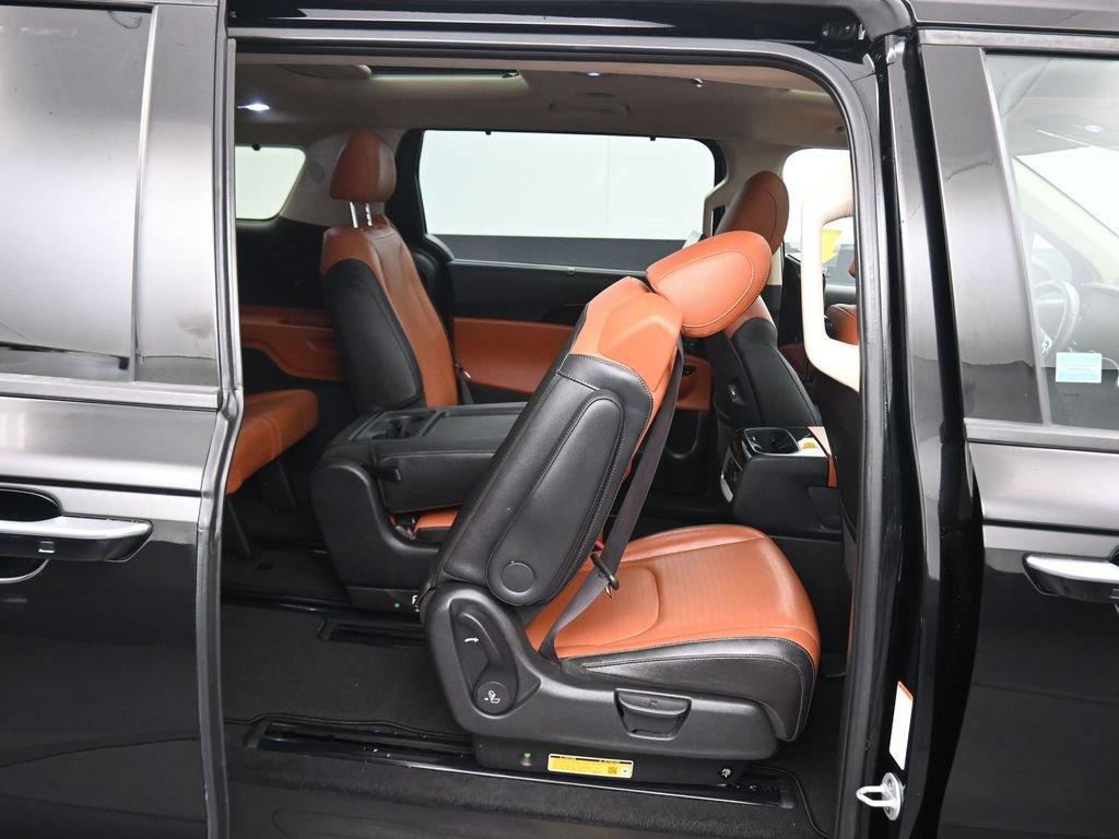 Used 2024 Kia Carnival SX Prestige image 57