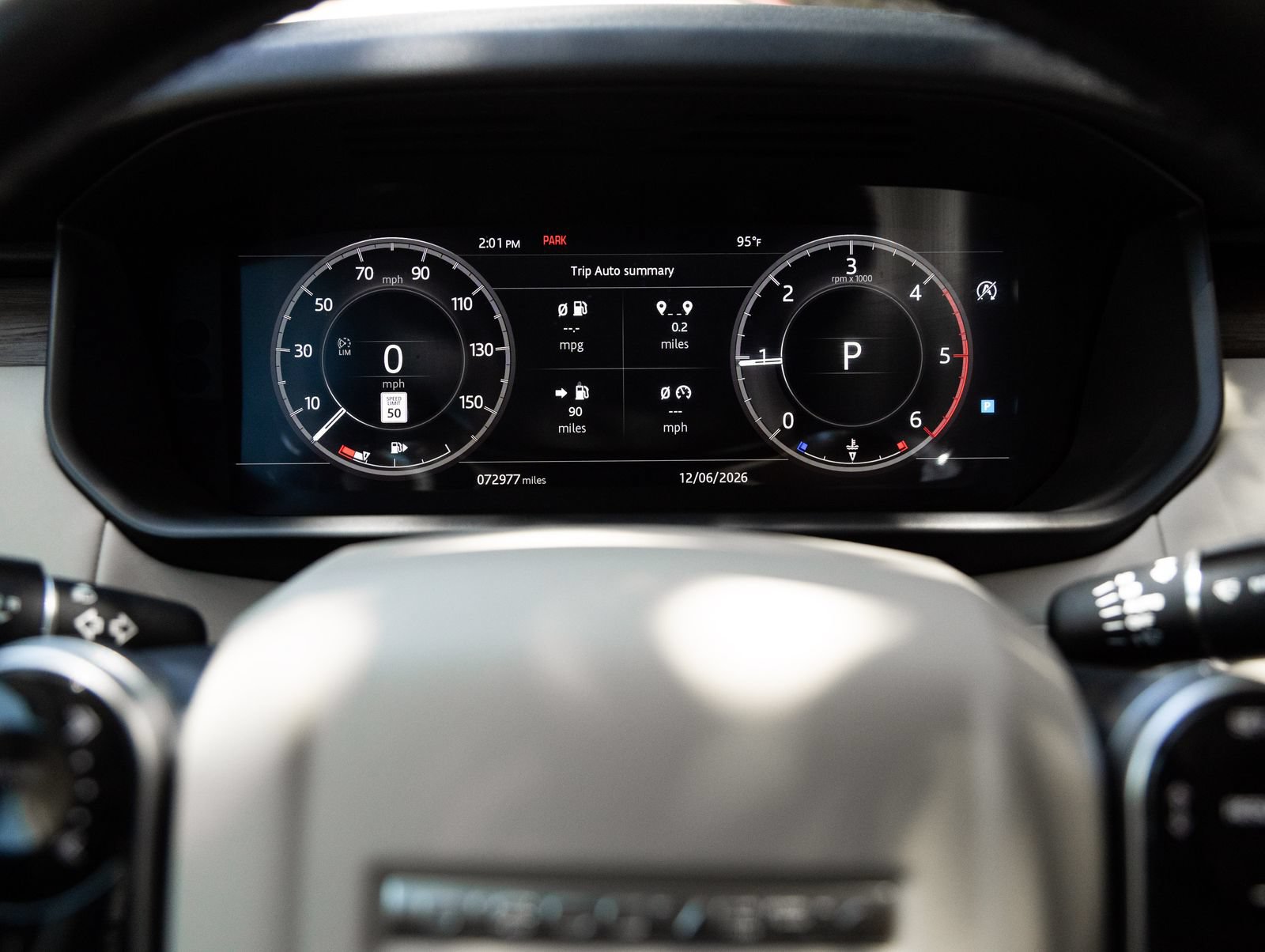 Used 2019 Land Rover Discovery HSE AWD/4WD image 14