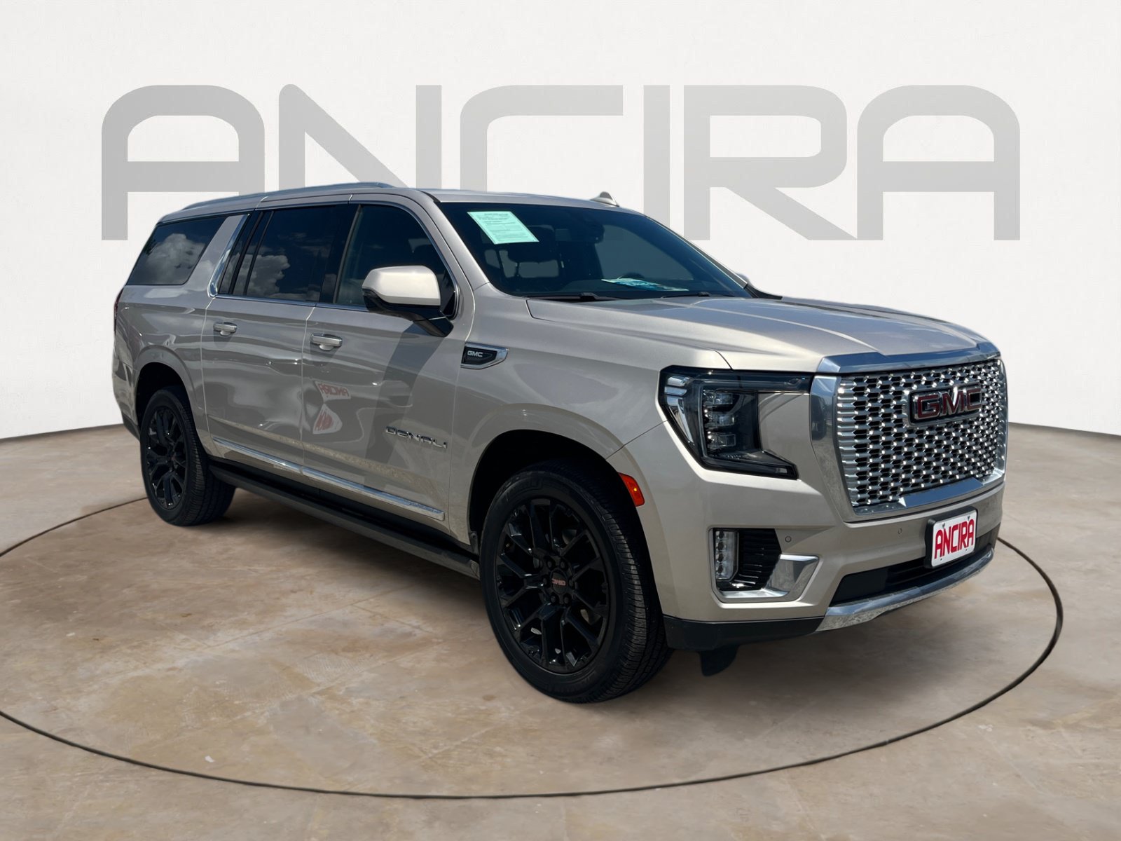Used 2022 GMC Yukon XL Denali AWD/4WD image 4
