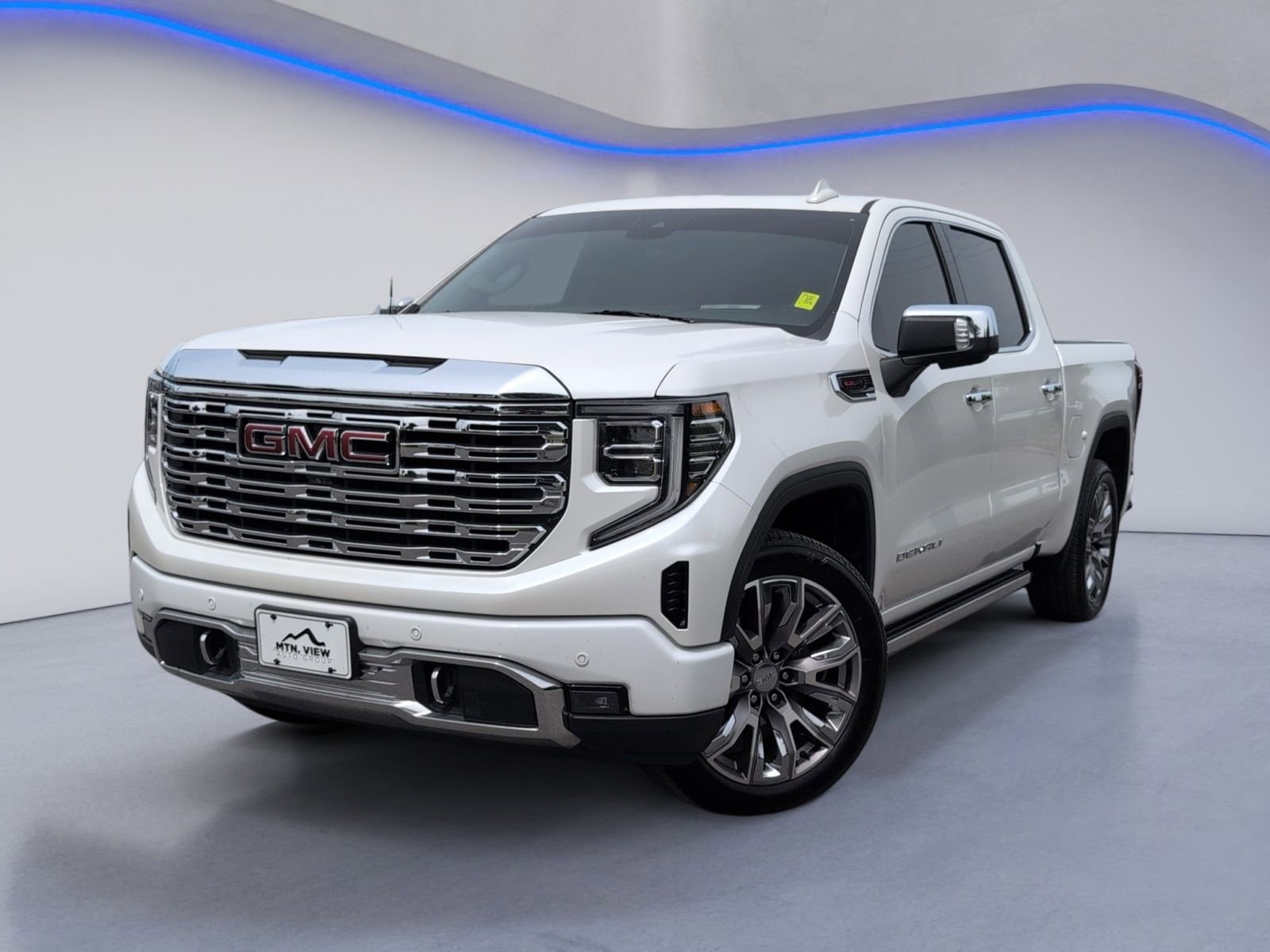 Used 2023 GMC Sierra 1500 Denali AWD/4WD image 2