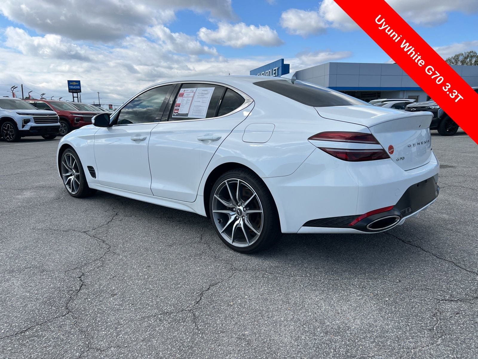 Used 2022 Genesis G70 3.3T image 3