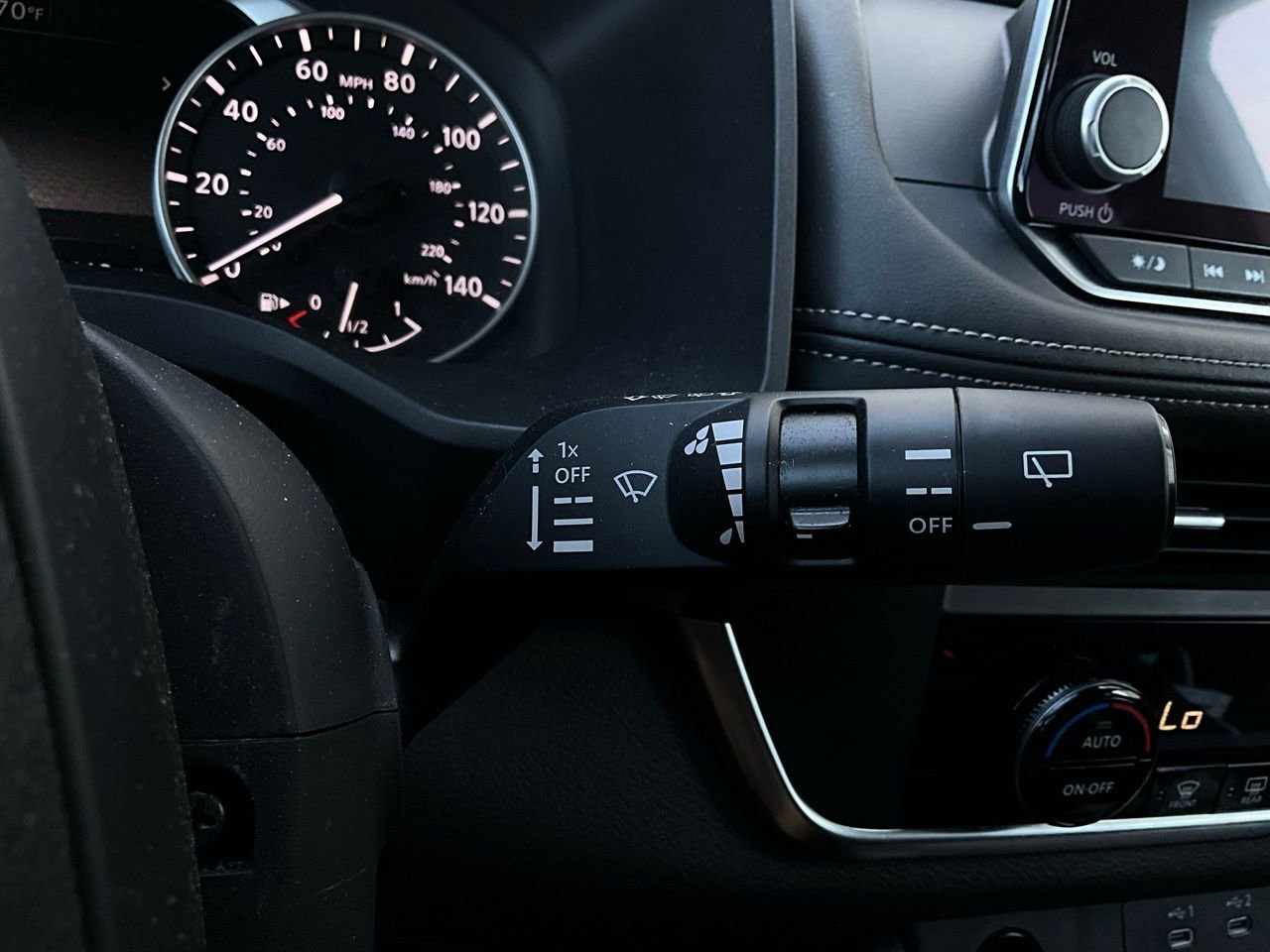 Used 2025 Nissan Rogue SV image 36