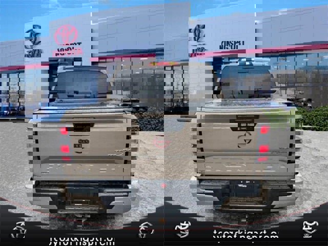 Used 2023 Nissan Frontier PRO-4X w/ Pro Convenience Package image 4