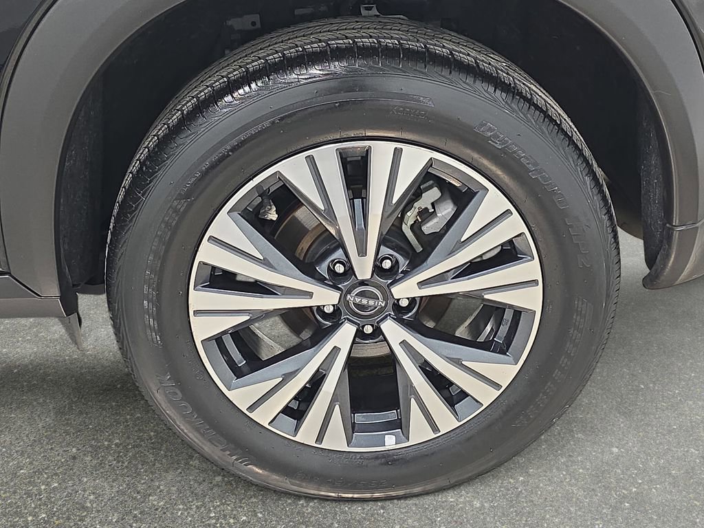 Used 2023 Nissan Rogue SV image 32