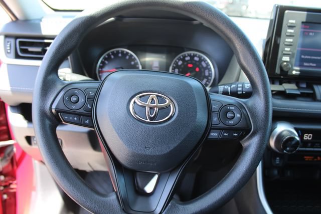 Used 2022 Toyota RAV4 XLE FWD image 19