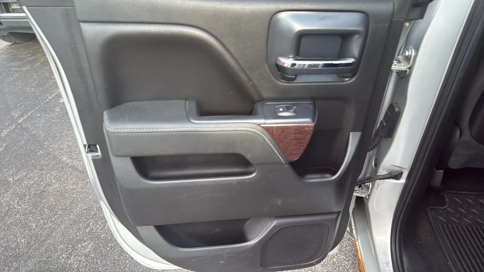 Used 2015 GMC Sierra 1500 SLE AWD/4WD image 13