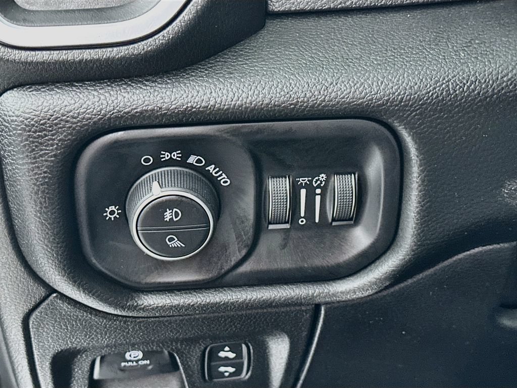 Used 2025 RAM 1500 Big Horn AWD/4WD image 18